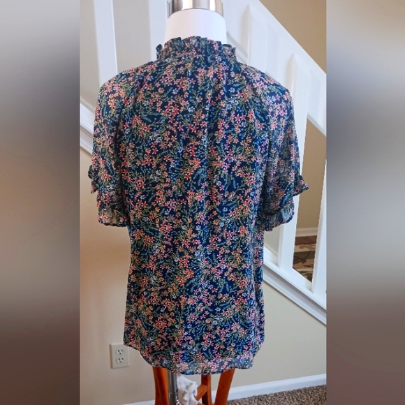 CeCe floral print blouse. Size small. EUC - Picture 2 of 10